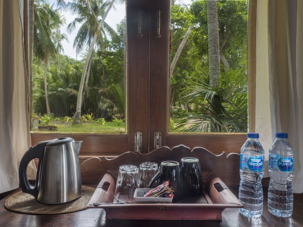 Bungalow Garden View, Free Round-trip Boat Transfer photo 2