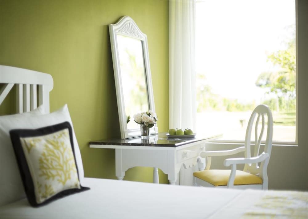 Superior Room, 1 King Bed, Garden View (Charm) - Photo 5
