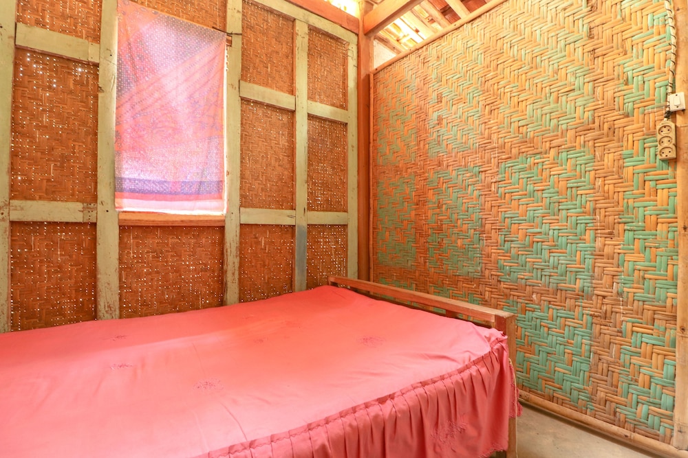 Bed in 6 Bed Female Dormitory Room photo 1