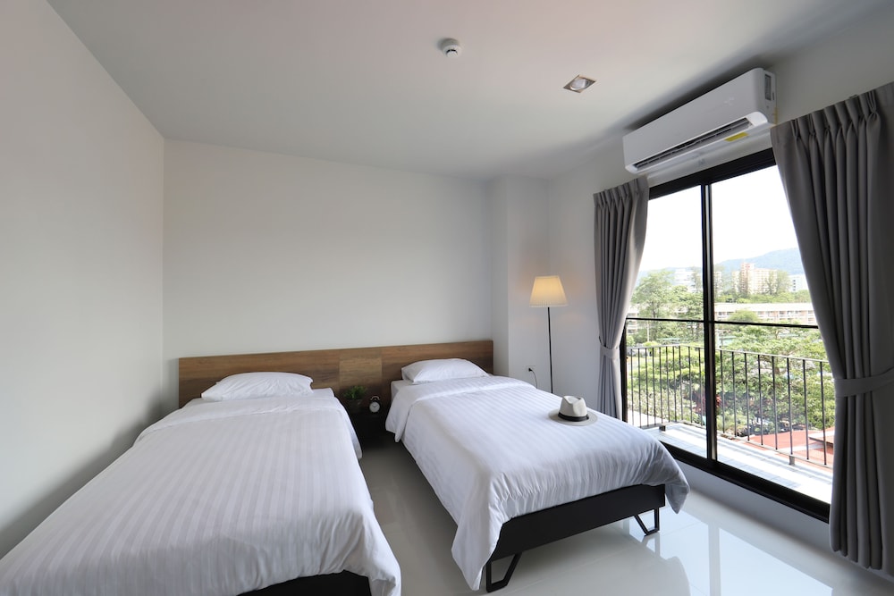 Family Twin Room with Balcony photo 2