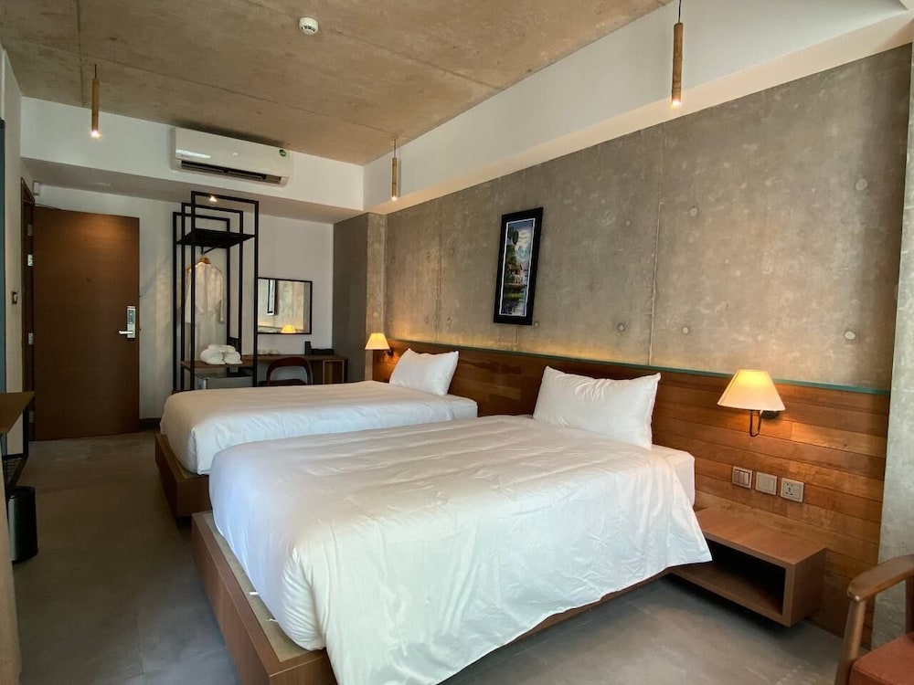 Standard Twin Room - Photo 1