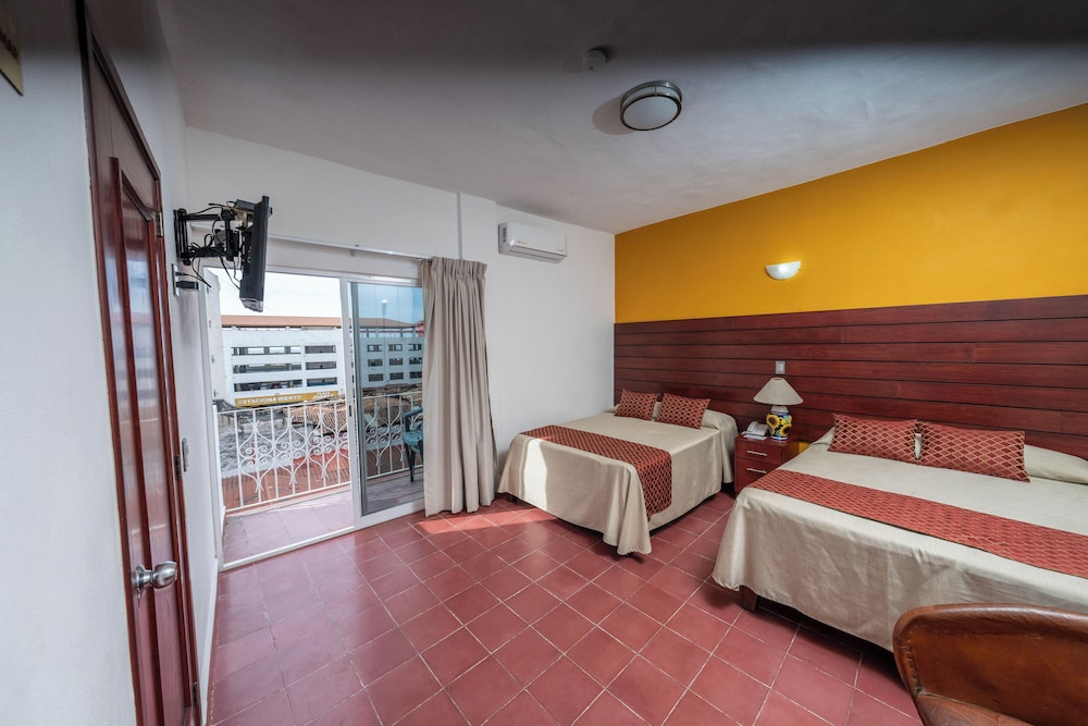 Quadruple Room, 2 Double Beds And Air-Conditioning photo 2