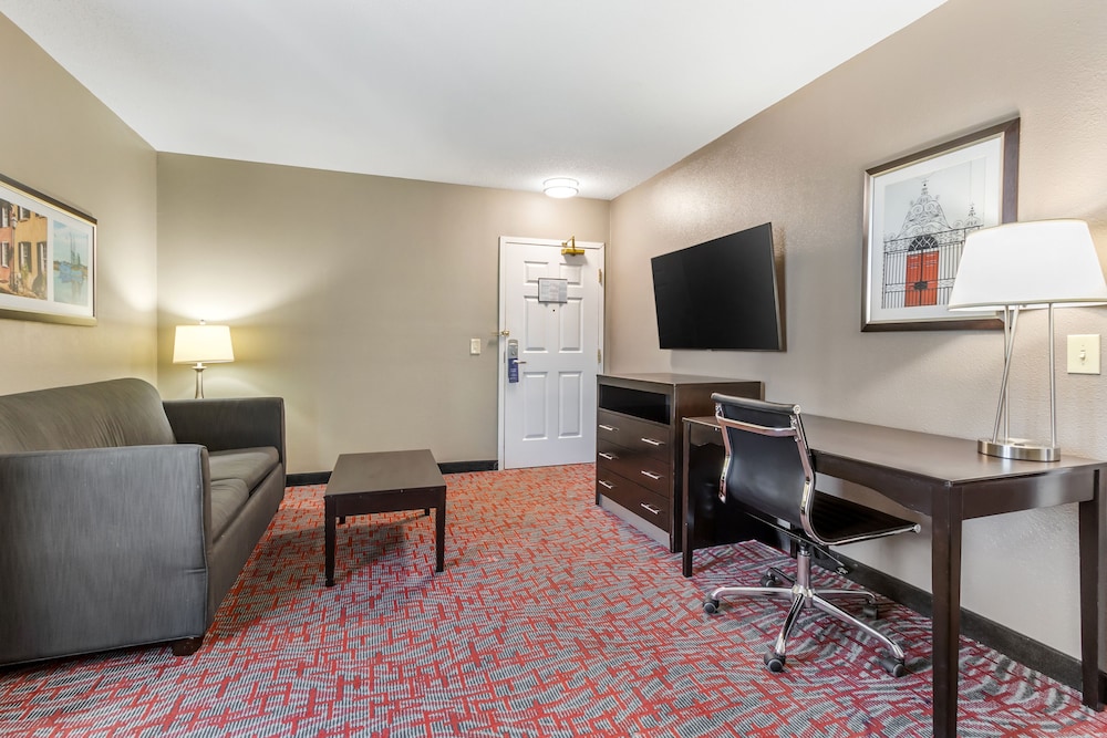 Suite, 1 King Bed with Sofa bed, Non Smoking - Photo 3