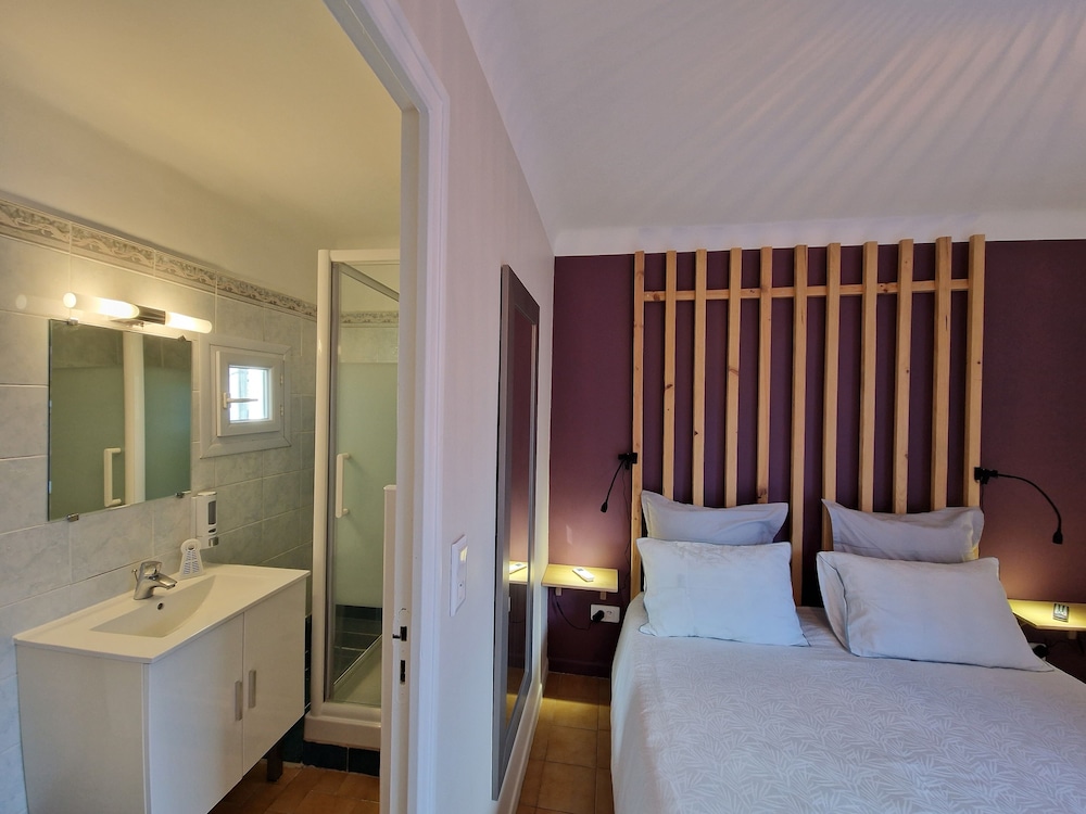 Comfort Room (1)
