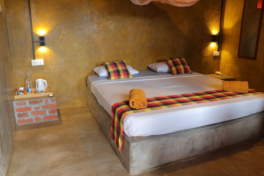 Deluxe King Room - Photo 1