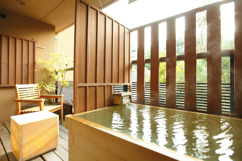 Japanese Western Style Room, For 3 People, Private Open-Air Bath - Photo 8