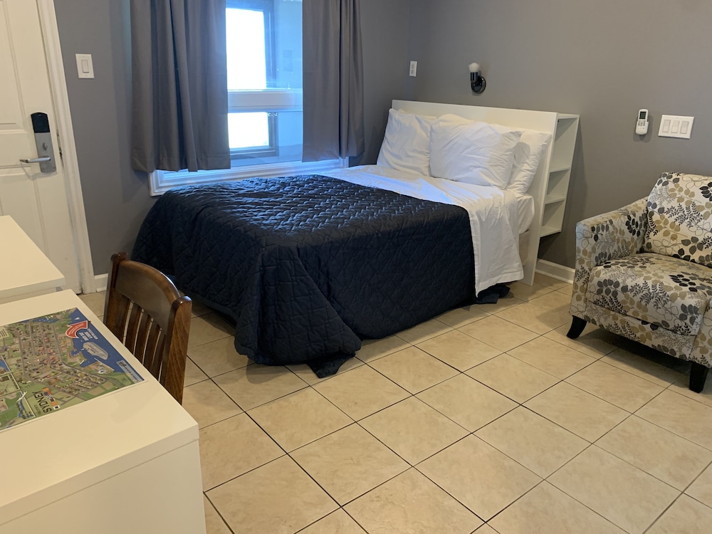 Deluxe Single Room, 1 Queen Bed, Sea View photo 3