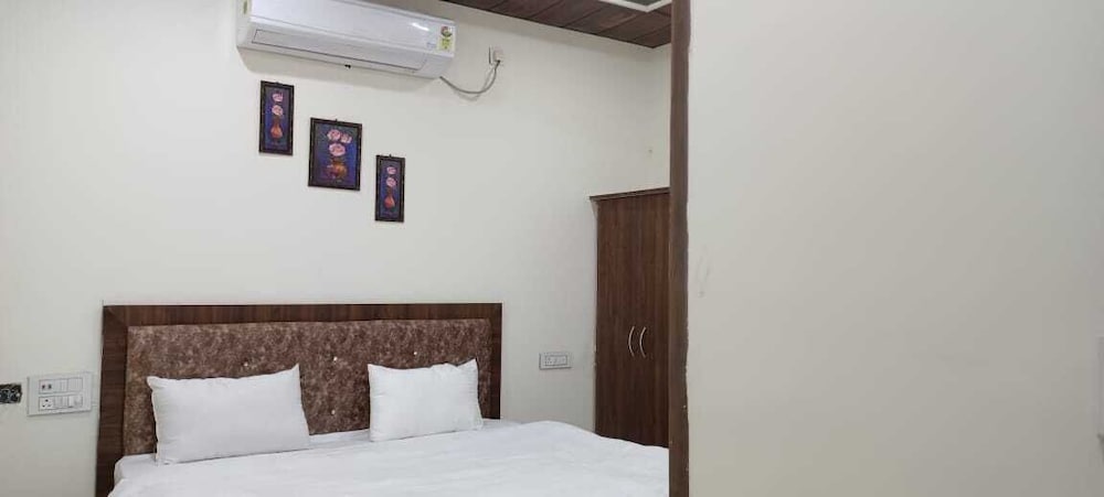 Deluxe Room, City View