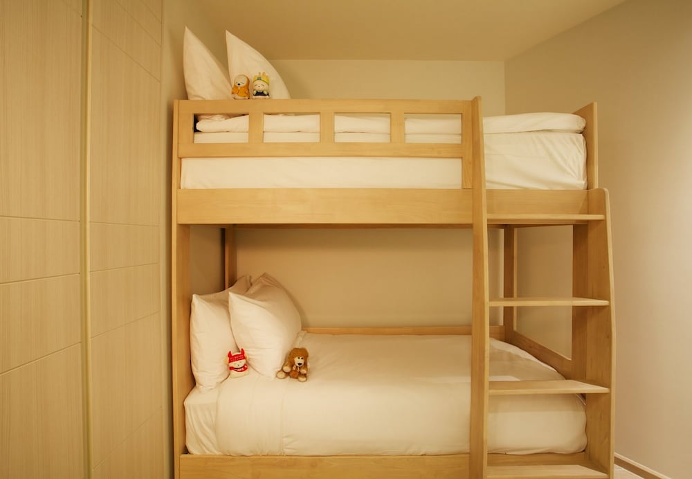 Family Suite, 1 King Bed photo 3