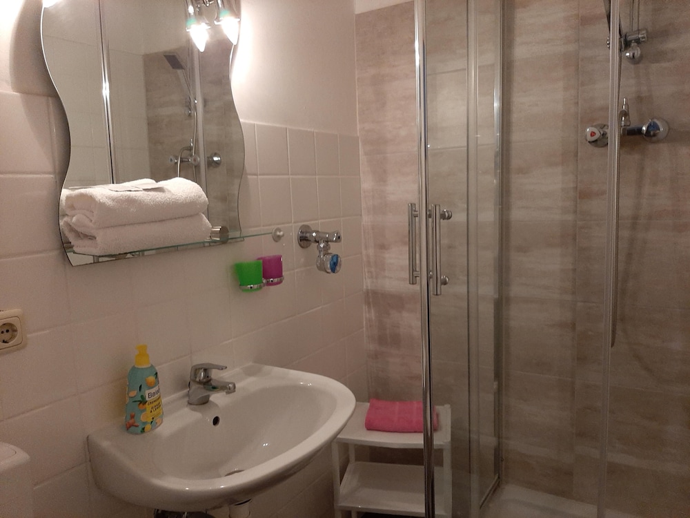 Standard Double Room, Private Bathroom photo 2