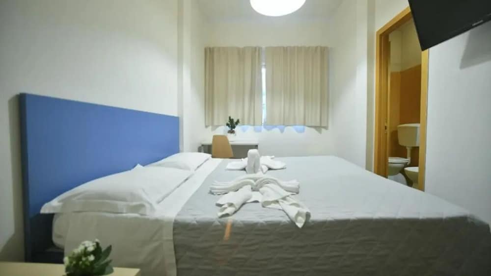Basic Triple Room photo 1