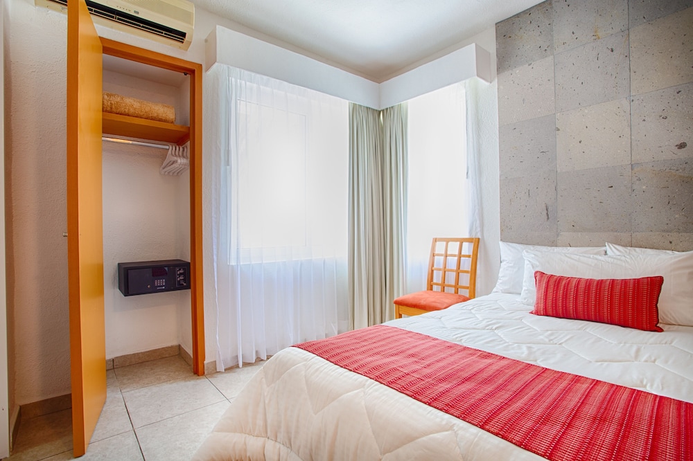 Suite, 2 Bedrooms, 2 Bathrooms (Ocean Front) - Photo 1