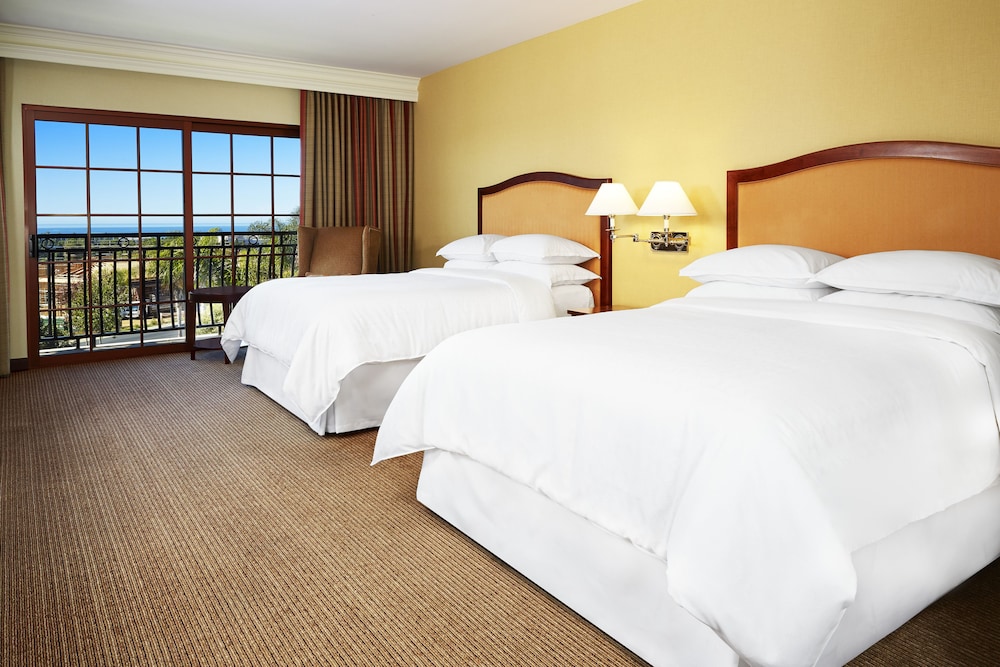 Traditional Room, 2 Queen Beds photo 2
