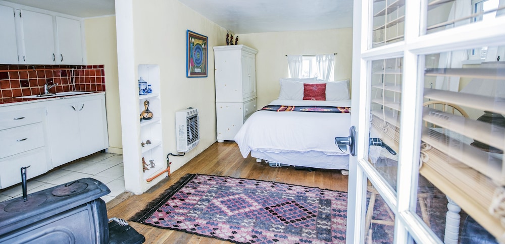 Classic Cabin, 1 Queen Bed (Frieda Lawrence Cabin) photo 3