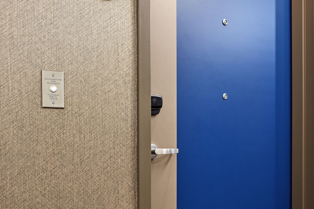 Suite, Accessible, Non Smoking (2 Queen Beds) - Photo 4