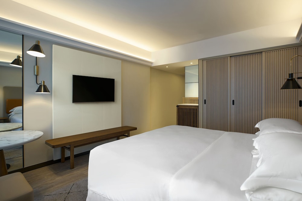 Club Room, 1 King Bed