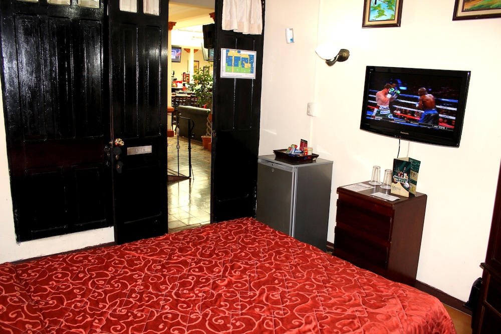 Standard Room, 1 Queen Bed - Courtyard Wing or Club House Wing photo 1