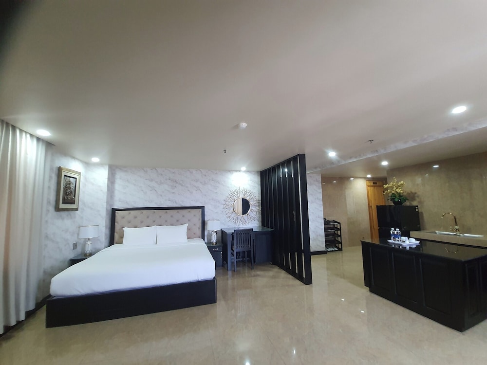 Family Quadruple Room, River View