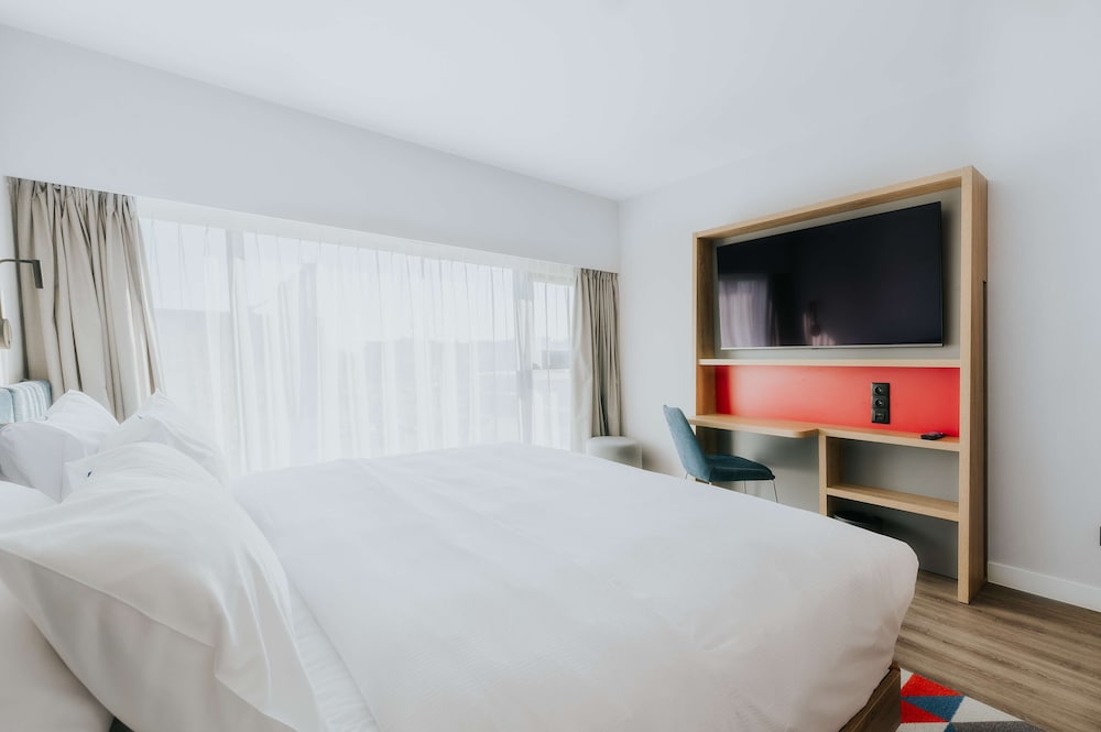 Superior Room, 1 King Bed - Photo 4