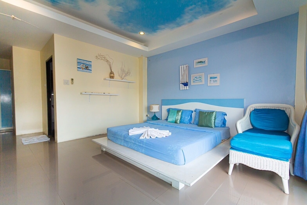 Deluxe Room - Photo 11