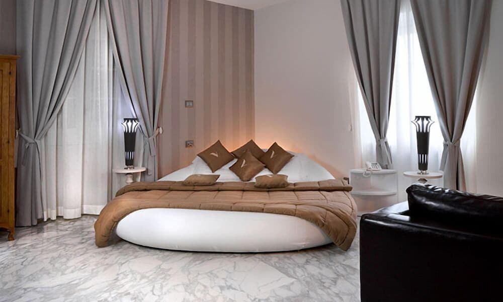 Romantic Suite, 1 King Bed photo 1