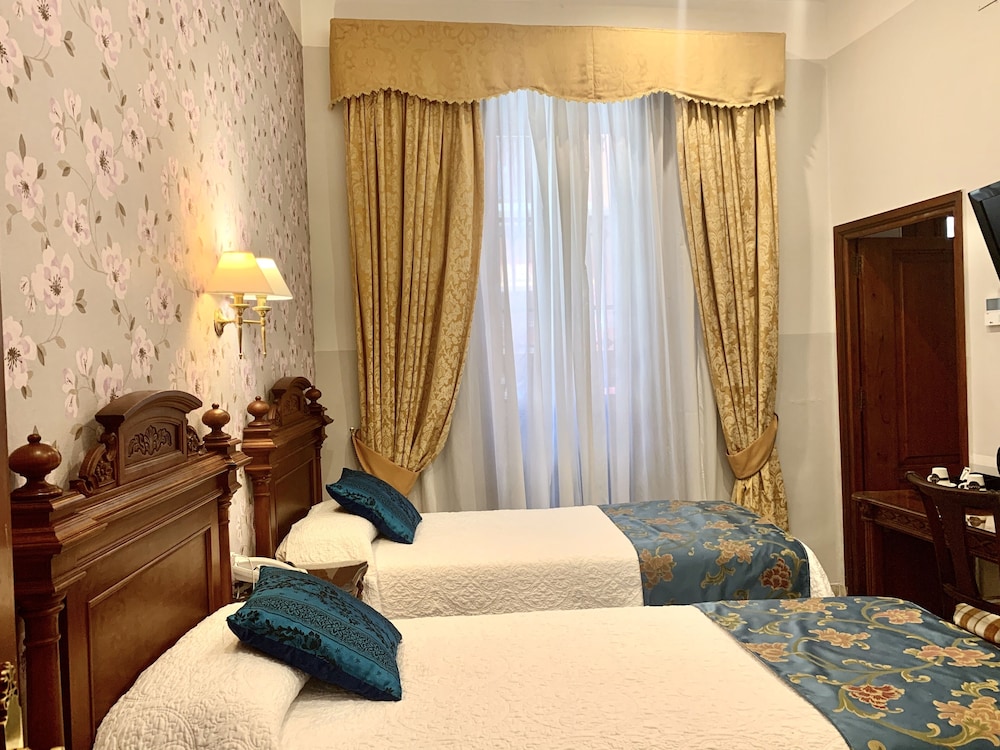 Double Room - Photo 4