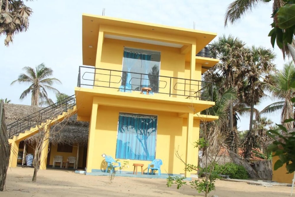 Deluxe Double Room, Balcony, Beach View photo 2