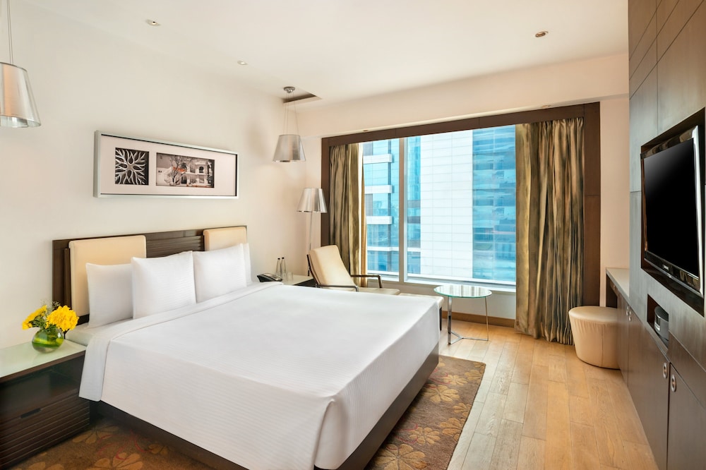 Standard Room, 1 King Bed, Club Lounge Access