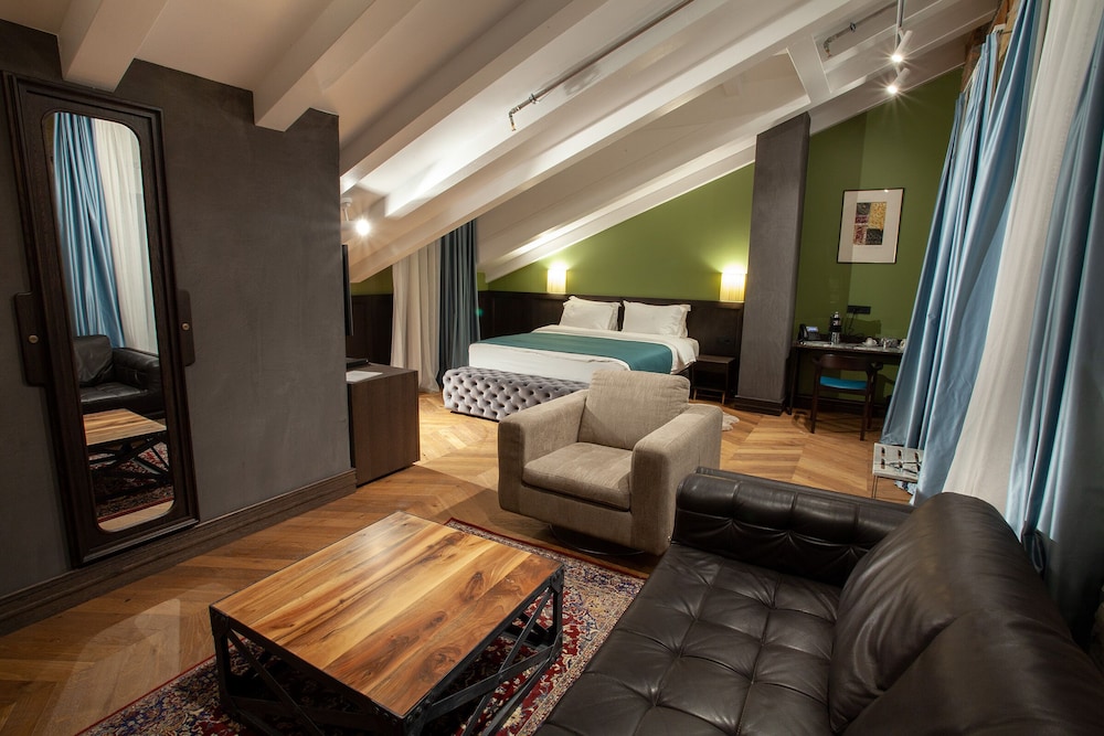 Suite photo 1