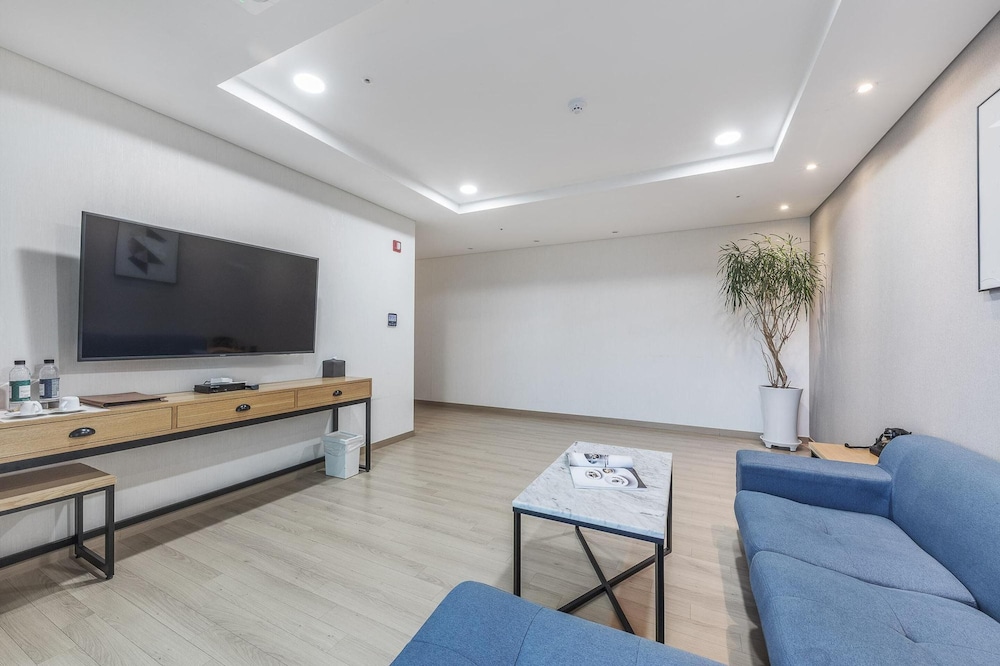 Basic Room, 1 Bedroom (310 (Ocean view)) photo 2
