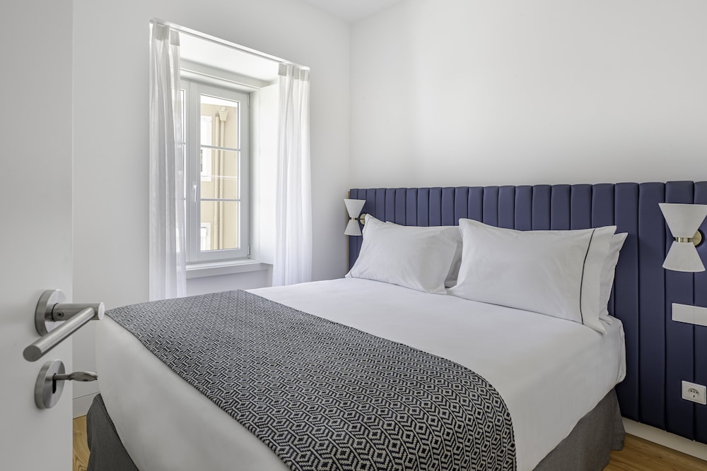 Suite, 2 Bedrooms - Photo 1