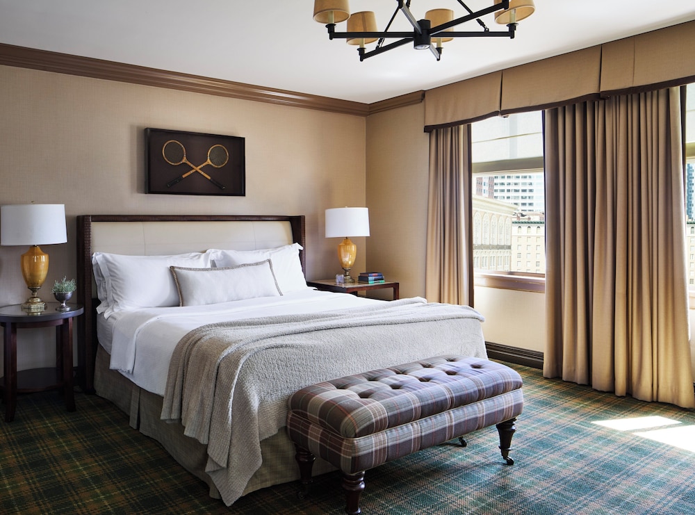 Superior Suite, 1 King Bed with Sofa bed, City View (One Bedroom Suite)