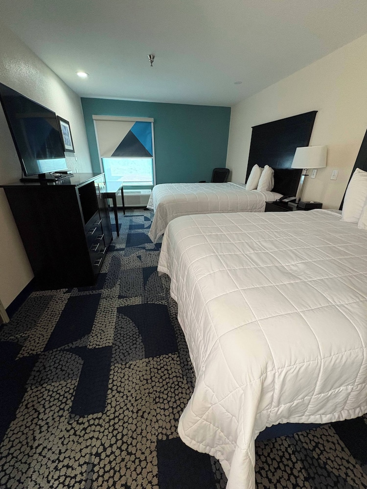Room, 2 Queen Beds, Non Smoking - Photo 1