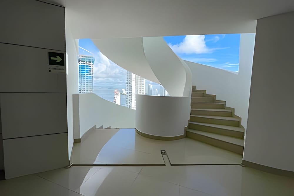 Apartment (402)