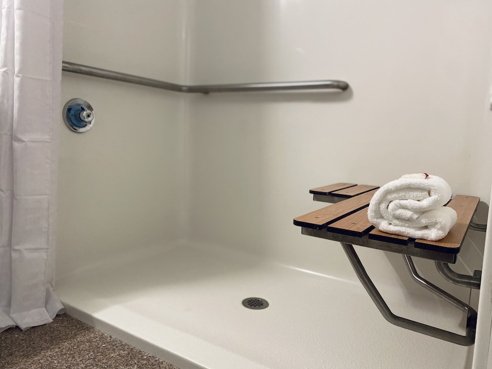 Ramada by Wyndham Hartford North - Bradley Airport, Kuva 2