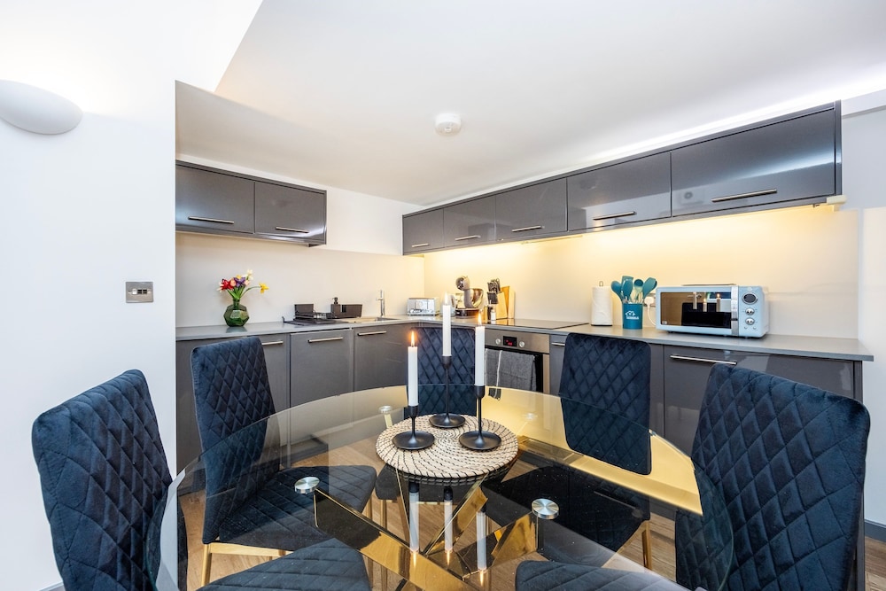 2 Bed 2 Bath Deluxe Flat in Kensington, Foto 3