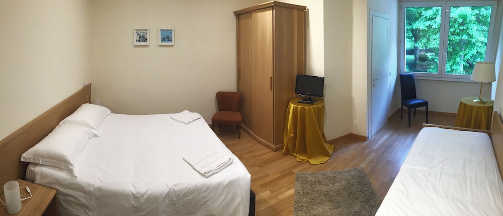 Double Room - Photo 5