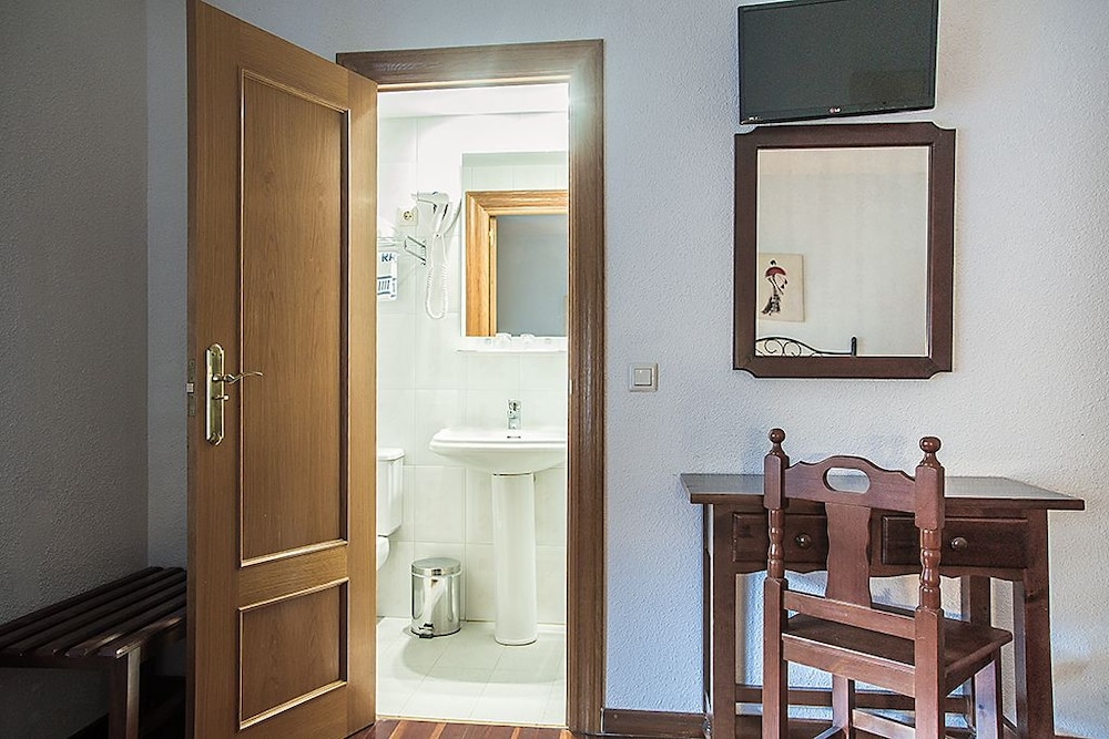 Double or Twin Room photo 2