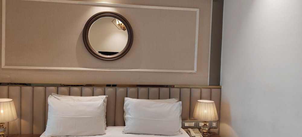 Super Deluxe Room - Photo 2