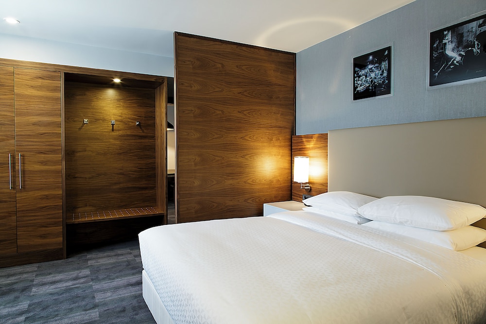 Comfort King Suite photo 1
