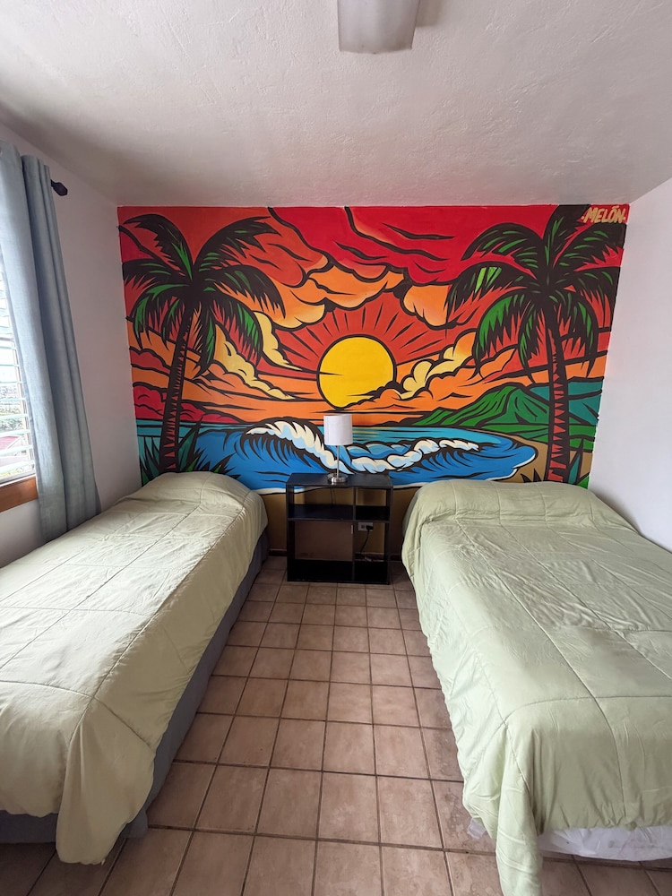 Standard Single Room, Multiple Beds, Non Smoking, Partial Ocean View photo 2