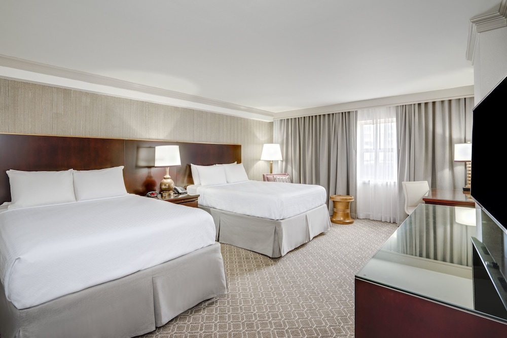 Room, 2 Queen Beds, Accessible Bathtub (Mobility) - Photo 3