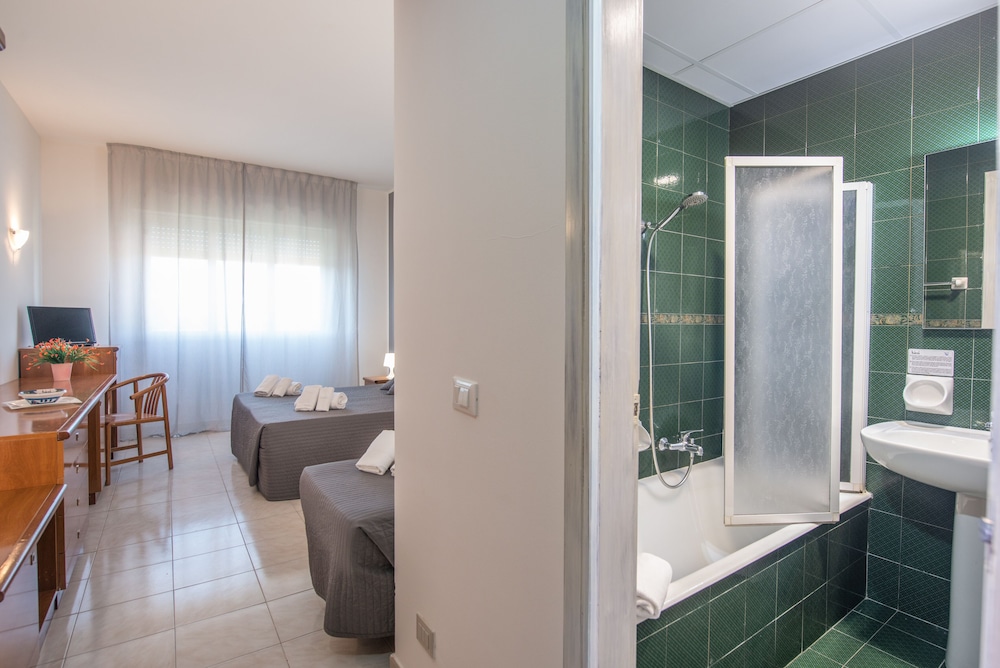 Triple Room photo 3
