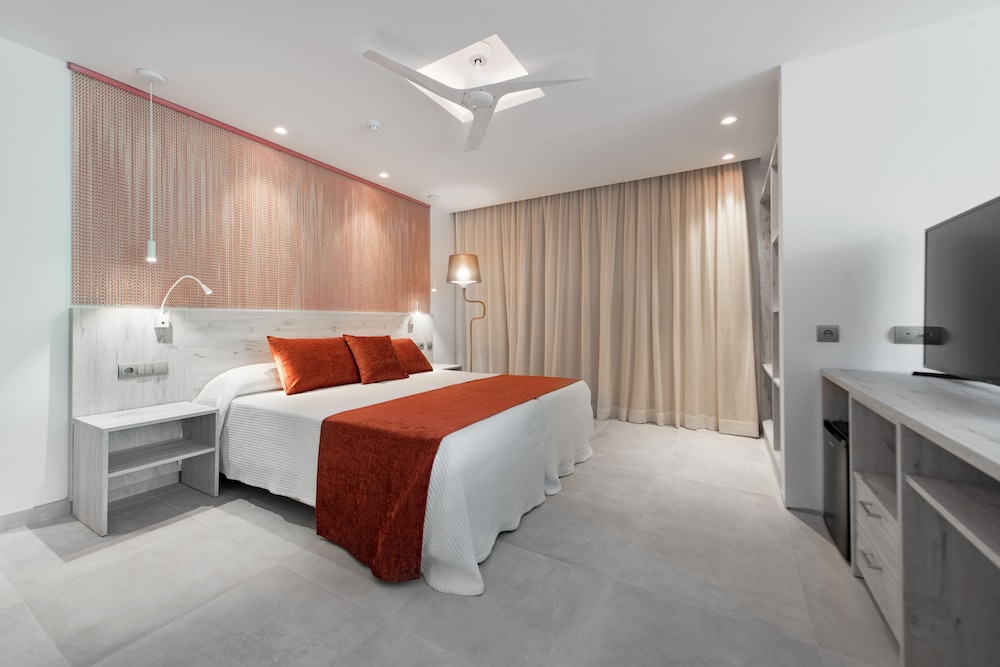 Junior Suite, Hot Tub, Garden View photo 2