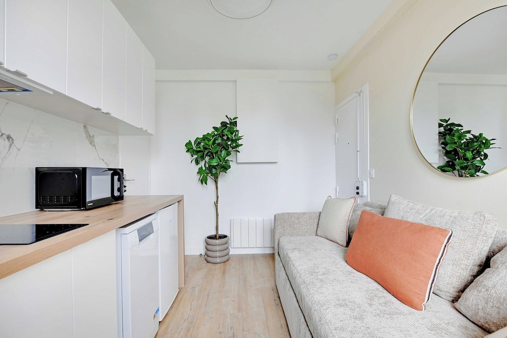 Apartment photo 2