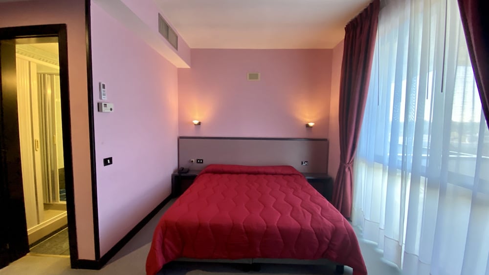 Double or Twin Room photo 2