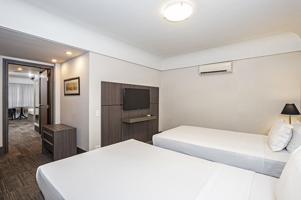 Family Quadruple Room - Photo 2