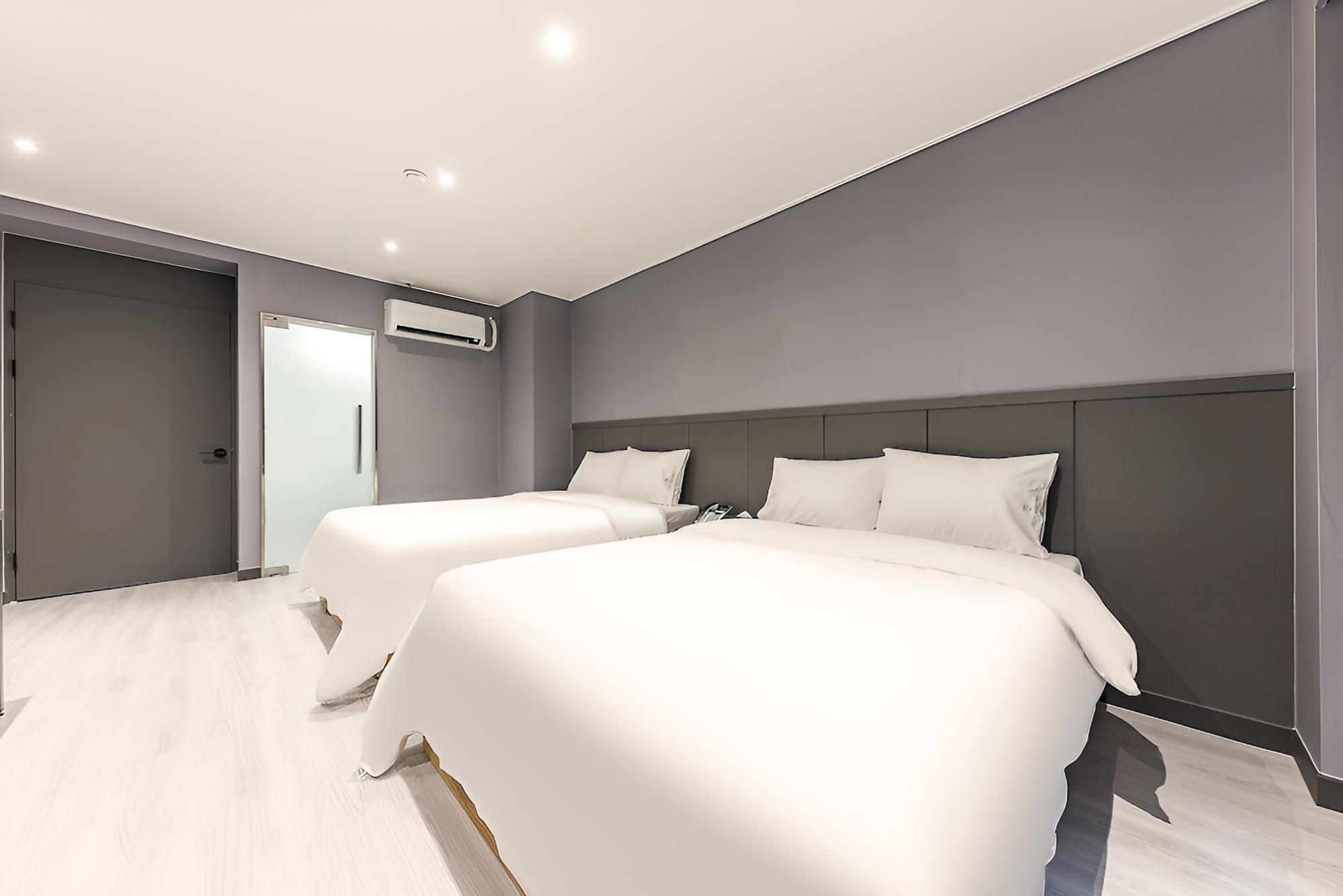 Superior Twin Room photo 3