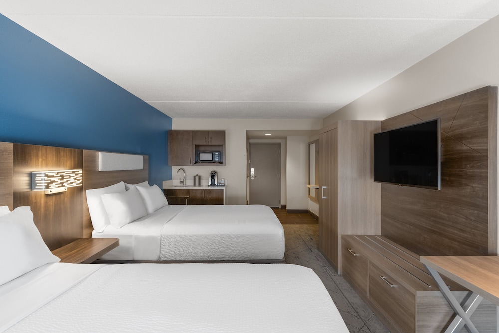 Suite, 2 Queen Beds, Accessible, Non Smoking (Communications, Accessible Tub) - Photo 3