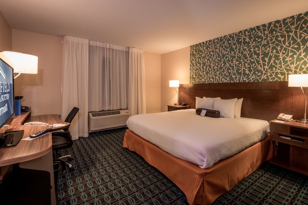 Junior Suite, 1 King Bed with Sofa bed photo 3